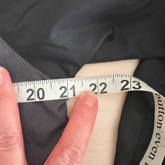 Men's New Balance Hooded Running Jacket Grey & Black Size Small - Picture 9 of 10